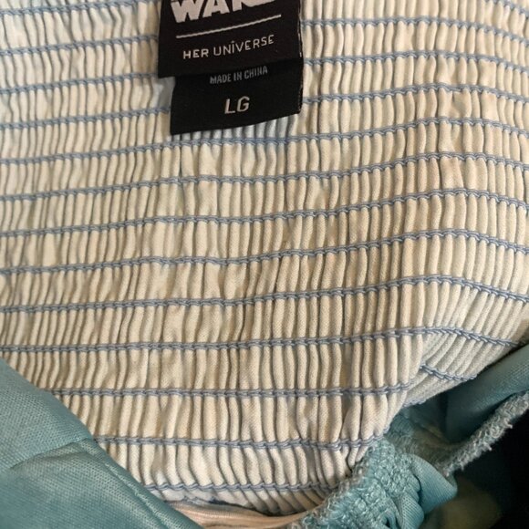 Her Universe Star Wars Dress Droids at the Beach - Picture 4 of 4